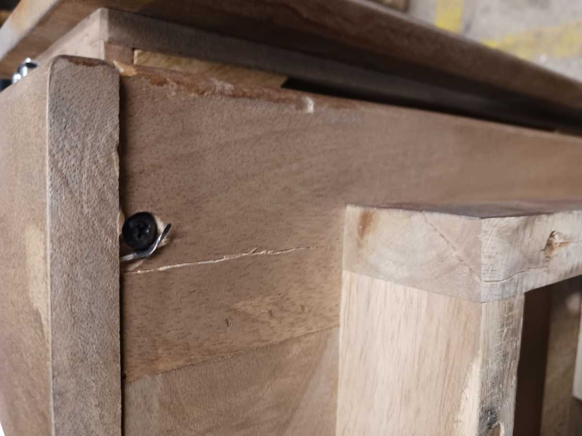 Isanti-Exclusive Chest - Gallery Image 12